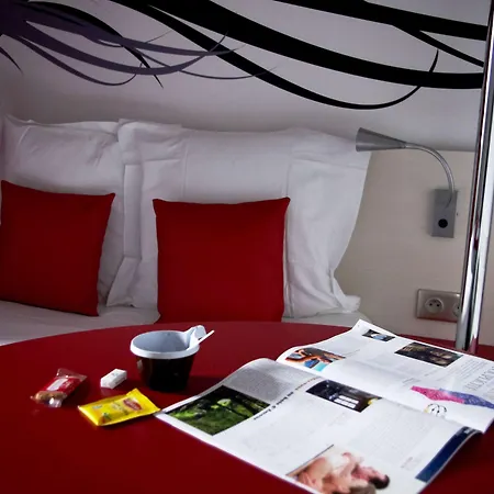 Kyriad Sud Hotel