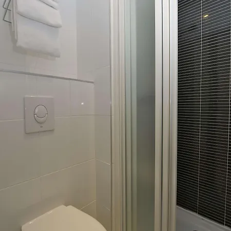 Hotel Kyriad Sud 2*