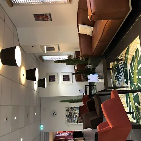 Kyriad Sud Hotel 2*
